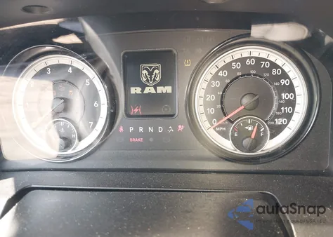 2017 Ram 1500 Express 4X2 5'7 Box из США, поврежденный, VIN 1C6RR6KG8HS714587